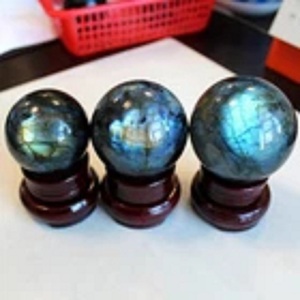 Esfera de Labradorita Arcoíris Natural al por Mayor con Patrón Rayado, Pulida, para Sanación, Equilibrio Energético, Decoración del Hogar y Colección de Meditación - Product Image 4