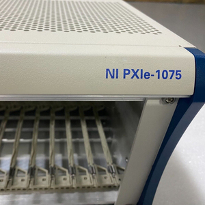NI PXIE-1075 Système de synchronisation à 18 emplacements, personnalisable, support OEM, châssis PXIE personnalisable pour les tests - Product Image 2