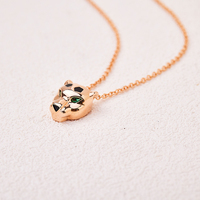 Collier mini imprimé léopard style couple en émail basse température avec chaîne de clavicule réglable et zircon incrusté en laiton