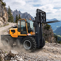Chariot élévateur tout-terrain Euro 5, capacité 3m³, homologué ISO, direction par roues arrière, machine puissante et fiable, conforme EPA CE