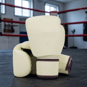 Gants de boxe GREY STITCH 2025 personnalisés en cuir de vachette véritable noir pour la compétition, fermeture à lacets au poignet, pour les arts martiaux - Product Image 3