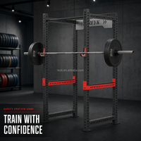 REYK – Support de fitness multifonctionnel en acier pour entraînement de force, avec logo personnalisé, pour salle de sport à domicile, barre de traction, rack à squats et banc