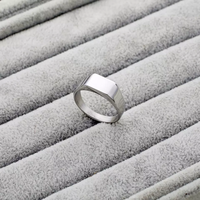 Bague Jonc Classique Argentée 7 mm en Acier Inoxydable Anti-Ternissement, Plaine et Vierge, Bijoux de Mode Raffinés pour Hommes et Femmes