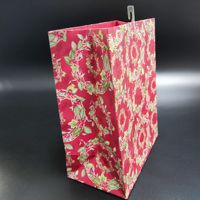 Sacs en papier SP1729 avec étiquettes cadeaux, sacs cadeaux en vrac pour fête prénuptiale avec poignées, sacs fourre-tout pour les fêtes de Noël, mariages et autres événements.