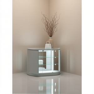 ตู้โชว์กระจกทรงครึ่งวงรีทันสมัย กว้าง 115 ซม. สีเทาอ่อน ประตูแบบมีบานพับพร้อมกุญแจล็อค ไฟ LED ชั้นวางปรับระดับได้ - Product Image 3