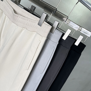 Fabricant de pantalons de survêtement personnalisés 350 g/m² coupe régulière décontractée, pantalons de <span class=keywords><strong>jogging</strong></span> à jambe large et <span class=keywords><strong>évasé</strong></span>e - Product Image 2