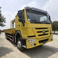 Truk Derek Berat 6x4 Sinotruk Howo 10t dengan Mesin Weichai 400HP, Boom Teleskopik, untuk Penanganan Material