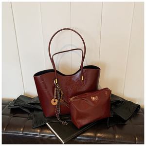 High Quality Vintage Large Capacity Tote <b>Bag</b> <b>For</b> <b>Women</b> 2026 New <b>Traveling</b> Casual Versatile Handbag Shoulder Underarm <b>Bag</b> - Product Image 4