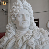 Buste sculpté à la main en marbre blanc Louis XIV, statue du Roi Soleil, sculpture royale française pour la décoration intérieure classique