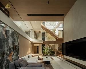 Villa de luxe à plusieurs étages de style méditerranéen espagnol colonial avec loggia cintrée et toit en terre cuite, service de rénovation et de conception - Product Image 2