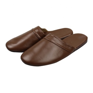 Moda son tasarım rahat yumuşak kapalı yatak odası erkek hakiki deri ev terlikleri - Product Image 2