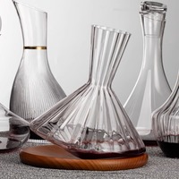 Carafe à vin en cristal sans plomb à texture ondulée torsadée avec logo personnalisé, base inclinée, verre transparent, cadeaux d'affaires 1-1,5L
