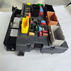 9807028780 pièces automobiles moteur boîte à fusibles BSM sous capot accessoire pour citroën Berlingo C4 C8 Peugeot Partner 308 - Product Image 5