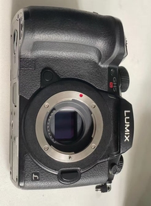 Appareil photo d'occasion Lumix <span class=keywords><strong>GH5S</strong></span>, capteur CMOS quatre tiers 10MP, enregistrement vidéo 4K, sans fil intégré - Product Image 2