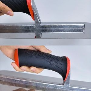 Juego <span class=keywords><strong>de</strong></span> 3 herramientas <span class=keywords><strong>de</strong></span> enlucido DIY: Espátula para <span class=keywords><strong>mortero</strong></span> <span class=keywords><strong>de</strong></span> 30 cm, Llana <span class=keywords><strong>de</strong></span> acero inoxidable <span class=keywords><strong>de</strong></span> 28 cm y Espátula para masilla <span class=keywords><strong>de</strong></span> 6 pulgadas con mango <span class=keywords><strong>de</strong></span> goma y punta para clavos - Product Image 4