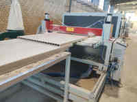Machine de fabrication de panneaux de porte creux en PVC WPC de marque XINRUI, ligne de production de panneaux de porte stratifiés CNC