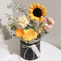 Petits coffrets cadeaux ronds de luxe à fleurs roses en papier carton avec impression florale en relief pour les cadeaux de mariage et de fête des mères