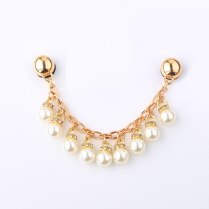 Breloques de chaussures en plastique brillant effet cristal en gros pour accessoires de sabots DIY <span class=keywords><strong>et</strong></span> <span class=keywords><strong>d</strong></span>écorations scintillantes pour femmes <span class=keywords><strong>et</strong></span> filles - Product Image 4