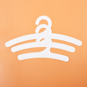 Экологичные перерабатываемые ароматизированные вешалки для одежды с индивидуальным логотипом, тиснением и цифровой печатью, бумажные этикетки для рубашек и пальто - Product Image 1