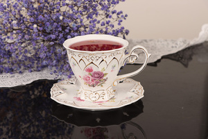 Set di stoviglie in ceramica reale, il Design ecologico della decalcomania floreale include piattino e tazze da tè per un elegante tè pomeridiano - Product Image 5