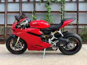 <span class=keywords><strong>Ducati</strong></span> <span class=keywords><strong>1299S</strong></span> Panigale - Moto Deportiva Hiperdeportiva V-Twin de 1285cc para Pista y Calle - Product Image 4