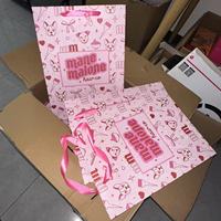 Logo personnalisé imprimé rouge petit sac en papier rouge à lèvres faux cils parfum soin de la peau cadeau sac d'emballage en papier avec ruban noir