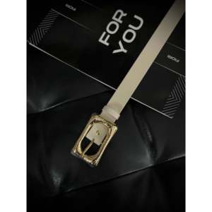 Cinturón de Mujer Fiori Rectangular con Hebilla Dorada, Cinturón Casual de PU con Marco de Aleación - Product Image 1