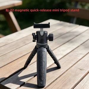 Trépied magnétique et perche d'extension compatibles avec les caméras d'action Insta360, construction en tissu de laine + alliage d'aluminium - Product Image 3