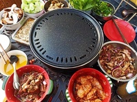Équipement extérieur de restaurant de gril de charbon de bois d'acier inoxydable de gril de BBQ coréen commercial avec la base en bois isolée