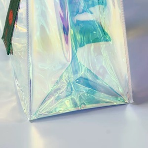 Nouvelles Idées 2026 – Sac Cadeau Saint-Valentin Personnalisé en PVC Imperméable Effet Holographique – Sac Fourre-tout Transparent pour la Plage et le Shopping pour Femme - Product Image 4