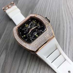 Reloj Mecánico de Lujo para Hombre, Caja de Fibra de Carbono Negra, Esqueleto en Oro Rosa, Forma Tonneau, Automático, Resistente al Agua, Venta al Por Mayor - Product Image 1