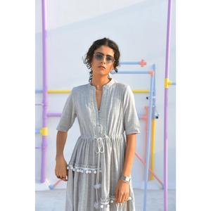 Robe maxi en coton gris pour femmes |   Robe évasée avec détails en dentelle et poches |   Robe d'été décontractée - Product Image 2