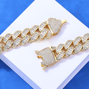 Bijoux Streetwear Urbain Authentique en Vermeil Or Triple Couche, Maillons Baguette Moissanite, Ensemble Sans Soudure en Argent S925, Style Hip Hop Personnalisé Bling B2B - Product Image 4