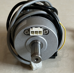 มอเตอร์เซอร์โวแบบไร้แปรงถ่าน สามเฟส AC 110V/220V 1kW 3000 รอบต่อนาที ประสิทธิภาพ IE4 ป้องกันน้ำหยด สำหรับจักรเย็บผ้าอุตสาหกรรม - Product Image 2