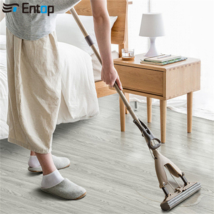 Revêtement de sol en vinyle de luxe SPC LVT LVP de style moderne, 4 mm, stratifié, <span class=keywords><strong>à</strong></span> <span class=keywords><strong>clipser</strong></span>, imperméable, résistant <span class=keywords><strong>à</strong></span> l'humidité et <span class=keywords><strong>à</strong></span> l'usure - Product Image 6