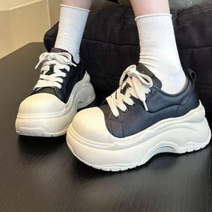 รองเท้าผ้าใบเสริมส้นสำหรับผู้หญิง รุ่นใหม่ประจำปี 2026 ดีไซน์เกาหลี พื้นนุ่ม ใส่สบาย หัวรองเท้าทรงใหญ่  ใช้งานได้หลากหลาย สไตล์ลำลอง เหมาะสำหรับเล่นสเก็ต - Product Image 4