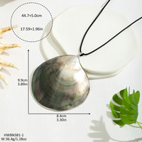 Collier pendentif tête de beauté en nacre de mer profonde en coquille d'ormeau naturel de mode européenne et américaine pour les vacances à la plage
