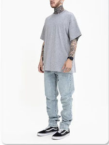 เสื้อยืดคอกลมของผู้ชายสีพื้นสีเทาเข้มผ้าฝ้าย95% หนัก5% ผ้าสแปนเด็กซ์ดีไซน์แฟชั่นโอเวอร์ไซส์ - Product Image 5