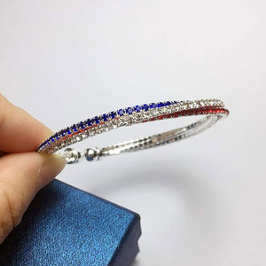 Bracciale Aperto Regolabile Geometrico in Zircone Rosso Bianco Blu Placcato Argento Anticato, Gioiello Unisex di Tendenza per Uso Quotidiano - Product Image 3