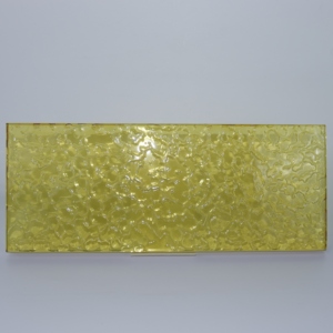 แผ่นกระจกตกแต่งสีเหลืองลายลายนูน สำหรับประตู หน้าต่าง และตกแต่งบ้าน - Product Image 1