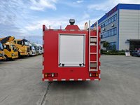 Camion de pompiers Isuzu avec réservoir d'eau de 5000 litres, véhicule de lutte contre l'incendie, véhicule de sauvetage incendie, camion de pompiers