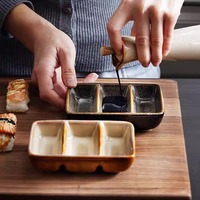 Plat à sauce et assaisonnements japonais en porcelaine fine, à trois compartiments, design créatif et mignon, pour les voyages, les bars à sushi et les restaurants de barbecue