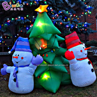 Modèle d'arbre de Noël géant lumineux personnalisé, arbre de Noël gonflable géant pour l'extérieur avec lumières LED pour la décoration de la cour et des fêtes