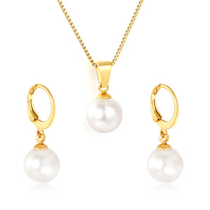 Ensemble de boucles d'oreilles et collier en perles plaqué or, perles rondes, bijoux pour femmes, usage quotidien, design géométrique, ensemble de bijoux fins - Product Image 1