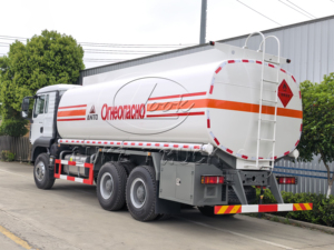 Camión Cisterna Diésel ANTII HOWO 8X4, Capacidad de 31-40T, 15001-30000L, Transmisión Manual, Almacenamiento de Aceite - Product Image 4
