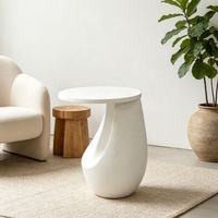 Table d'appoint en fibre de verre design, table basse ronde moderne et minimaliste, table d'angle élégante de style crème pour la maison