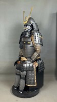 Ensemble complet d'armure de samouraï Yoroi sculpté, casque Maedate doré traditionnel en forme de V, Menpo gris, pour adulte, décoratif et portable