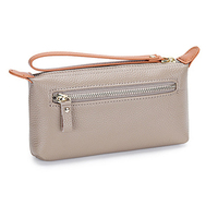Dompet Clutch Kulit Sapi Asli Dua Warna Kontras dengan Tali Pergelangan Tangan dan Ritsleting Atas untuk Wanita