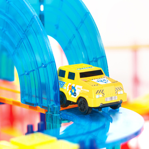 KEBO Carreaux de construction magnétiques Piste de course automobile Jouets de construction inspirants pour enfants - Product Image 2