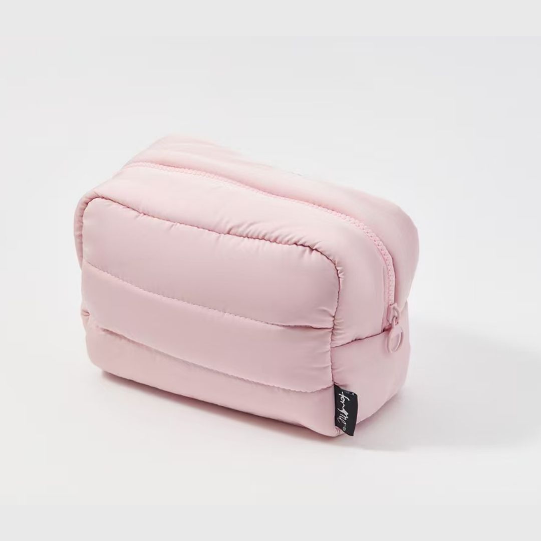 สีชมพูร้อน